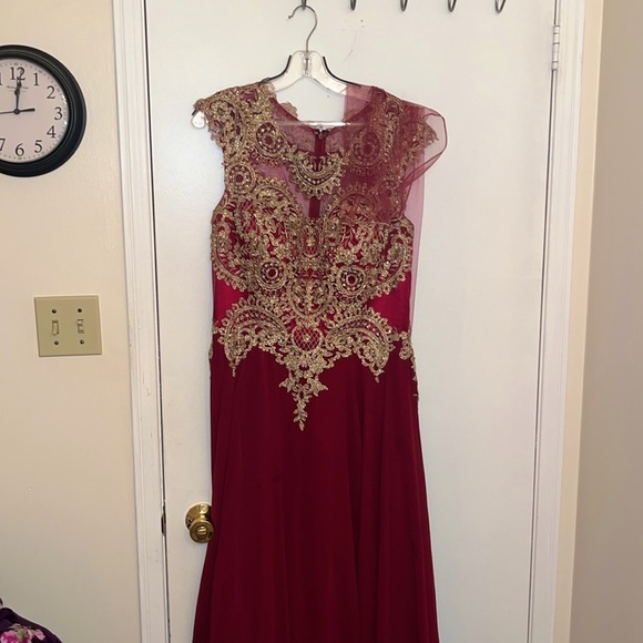 Stunning Embroidered Red & Gold Long Elegant Dress - Picture 3 of 5